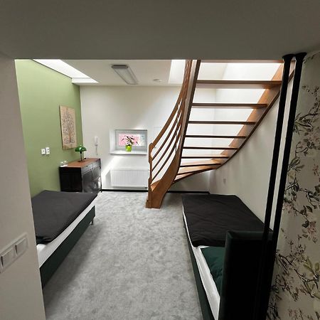 Dobre Misto Hotel Кърнов Екстериор снимка