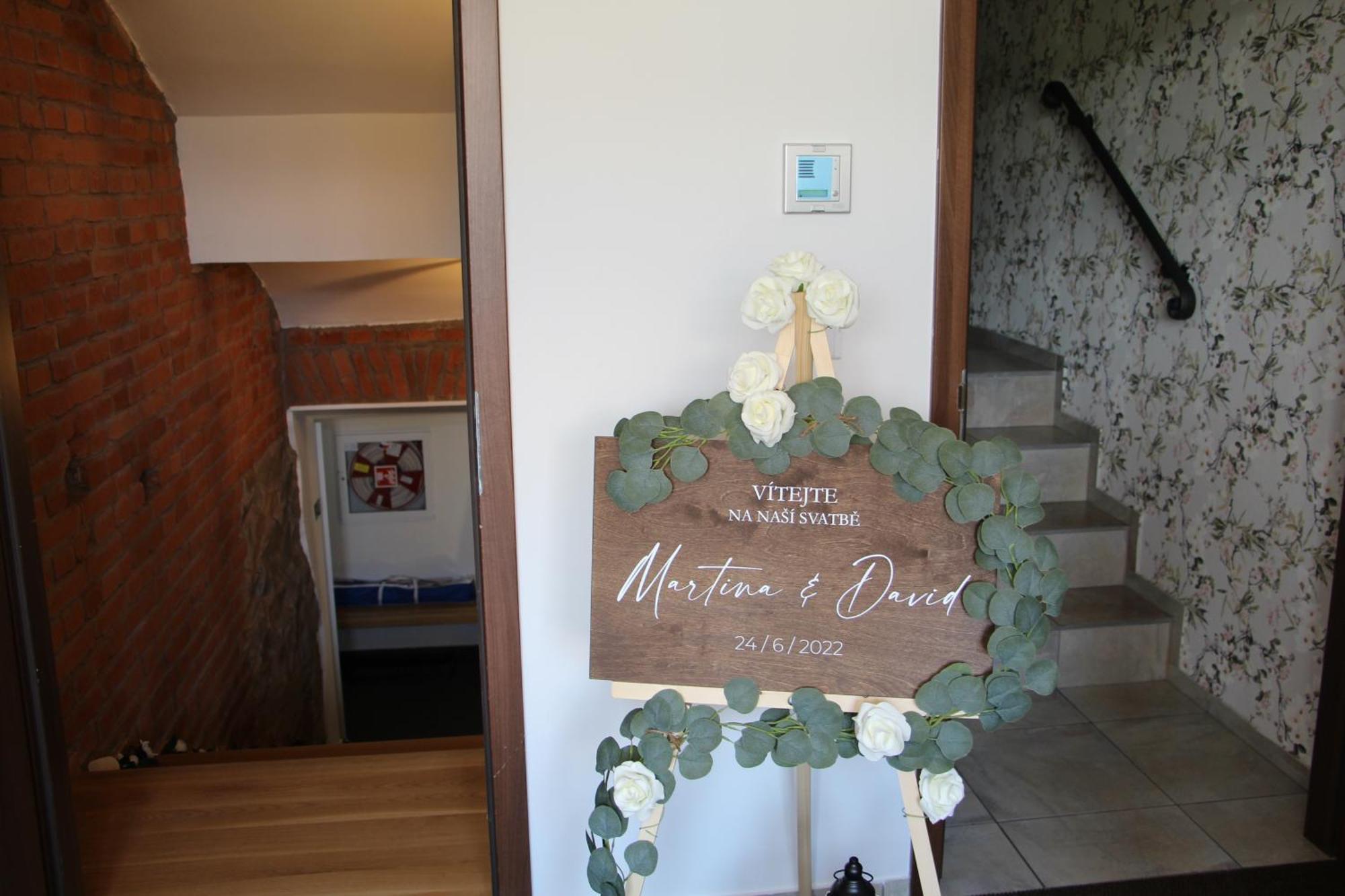 Dobre Misto Hotel Кърнов Екстериор снимка